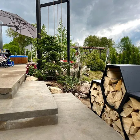 بيت للعطل Garden - The Lotus Drahobudice