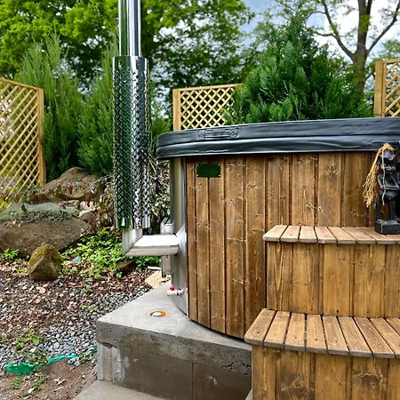 بيت للعطل Garden - The Lotus Drahobudice