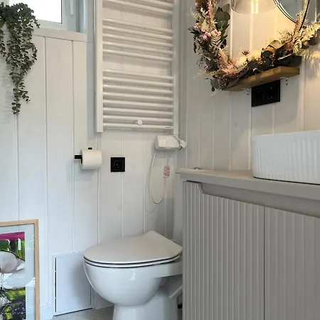 بيت للعطل Garden - The Lotus Drahobudice