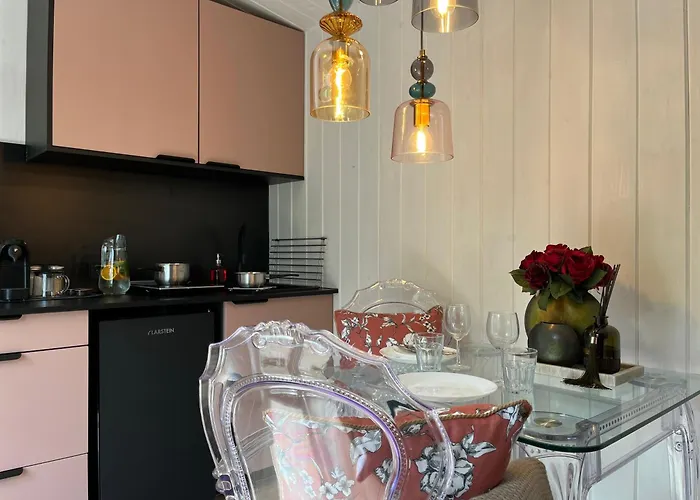 Garden - The Lotus בית נופש